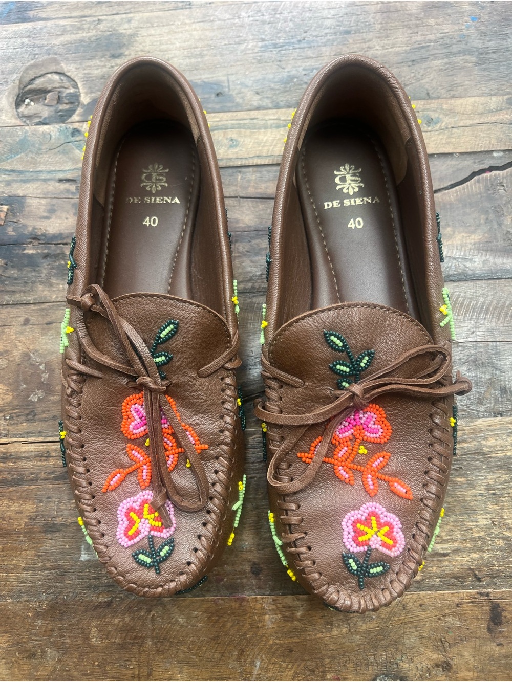 NWOB De Siena Brown Beaded Floral Moccasins Sz 40